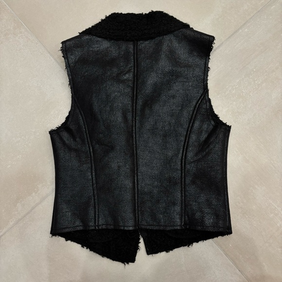 FAUX LEATHER SHEARLING VEST BLACK S - Picture 2 of 5